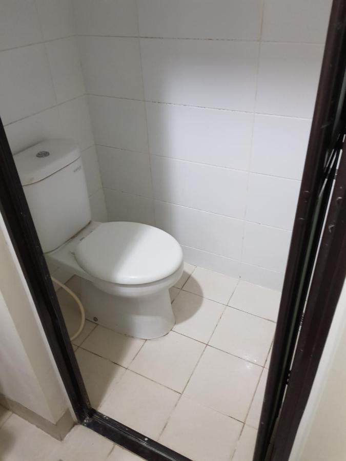 Aloha Guest House - 1 Male Only Tangerang Eksteriør bilde